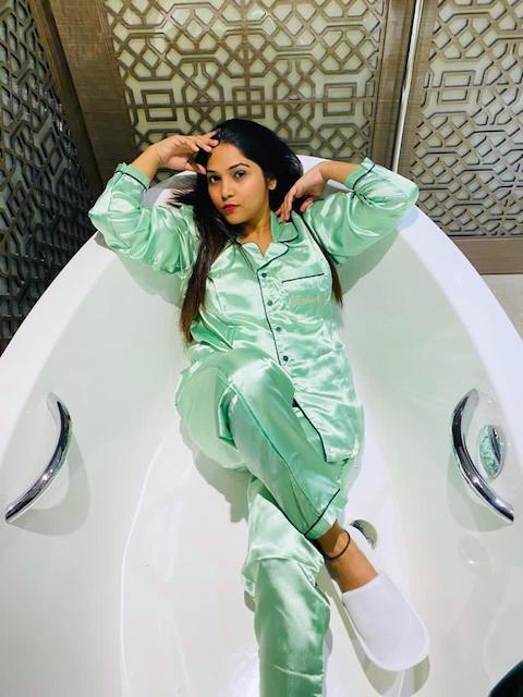 chilling honey-Comfy Nights